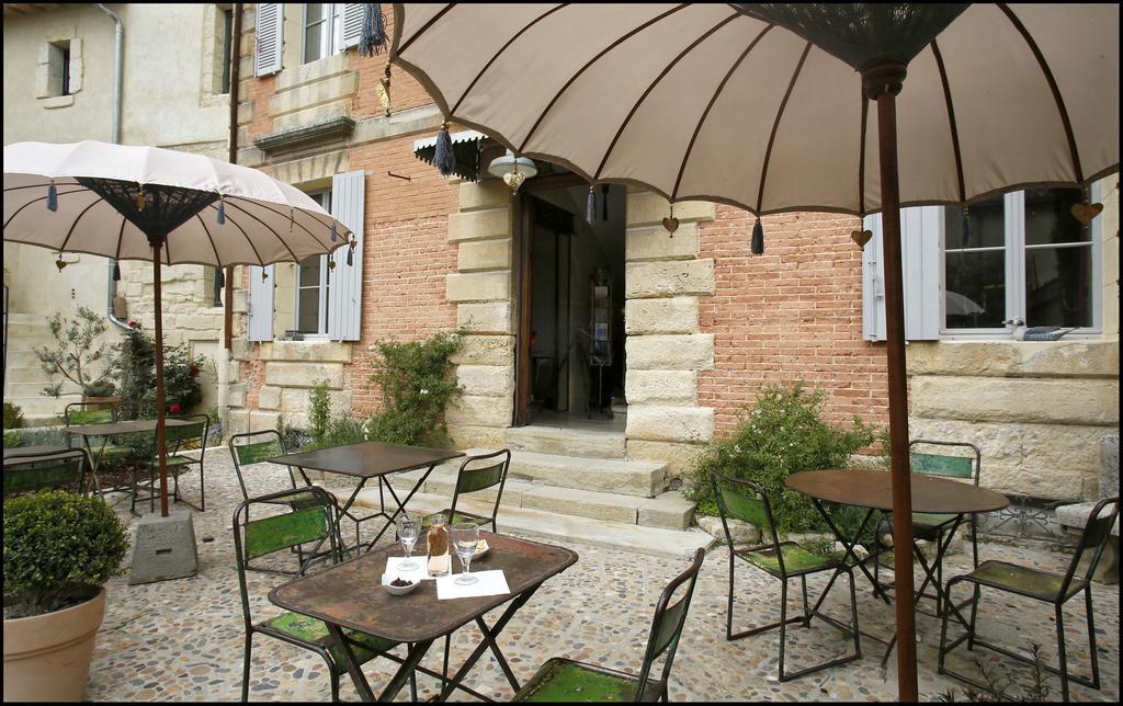 La Maison Rouge D'Uzes B&B Exterior photo