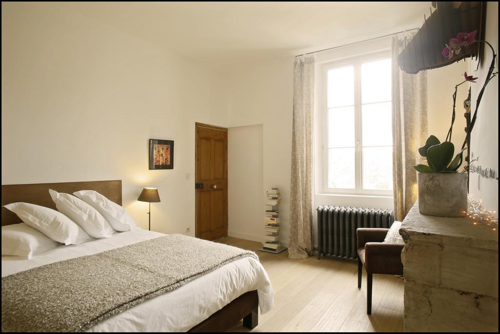 La Maison Rouge D'Uzes B&B Exterior photo
