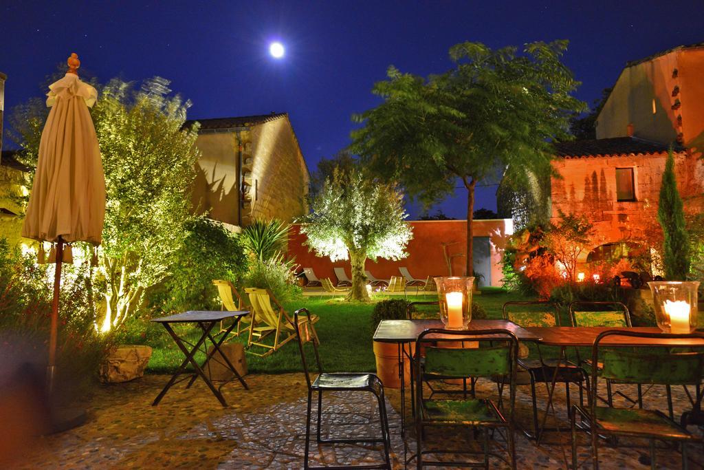 La Maison Rouge D'Uzes B&B Exterior photo